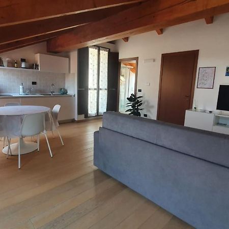 Appartamento Residenza Lavinia Monforte dʼAlba Exterior foto